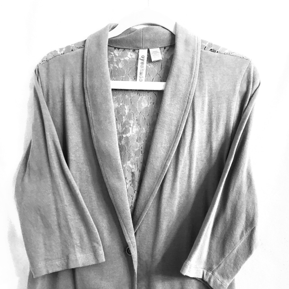 Blazer with 3/4 length sleeves, lace back